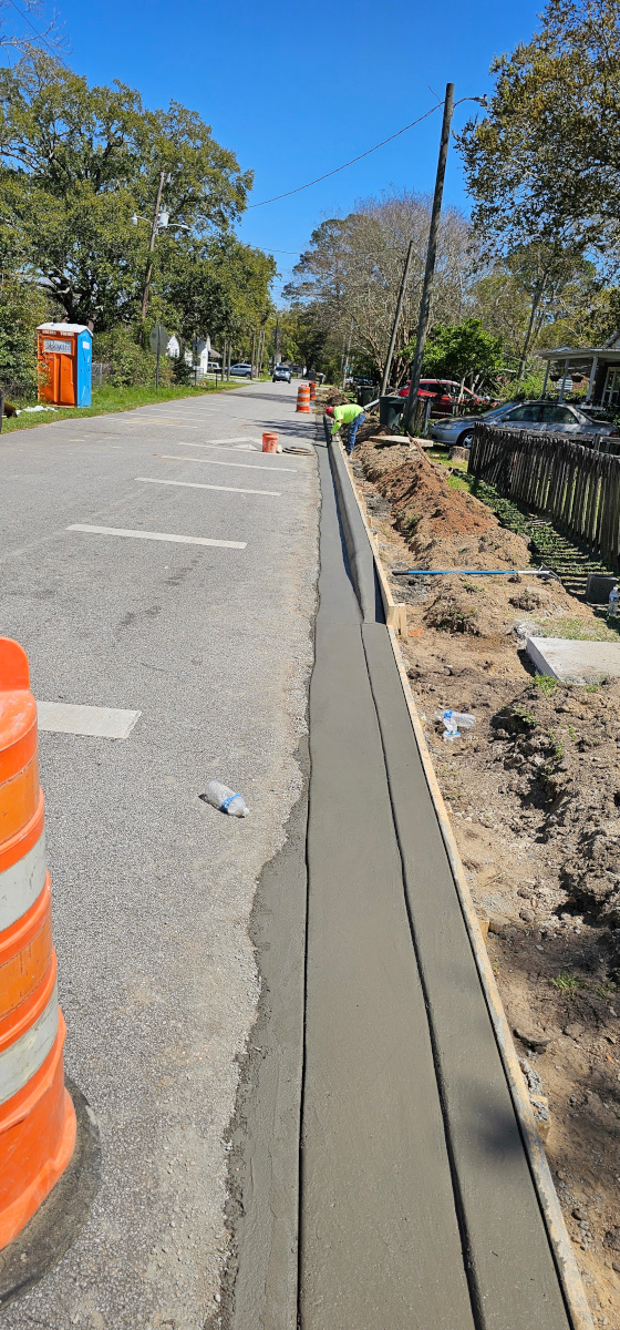 services/concrete/curbing/chavers_construction_curbing_beal_st_p3.jpg