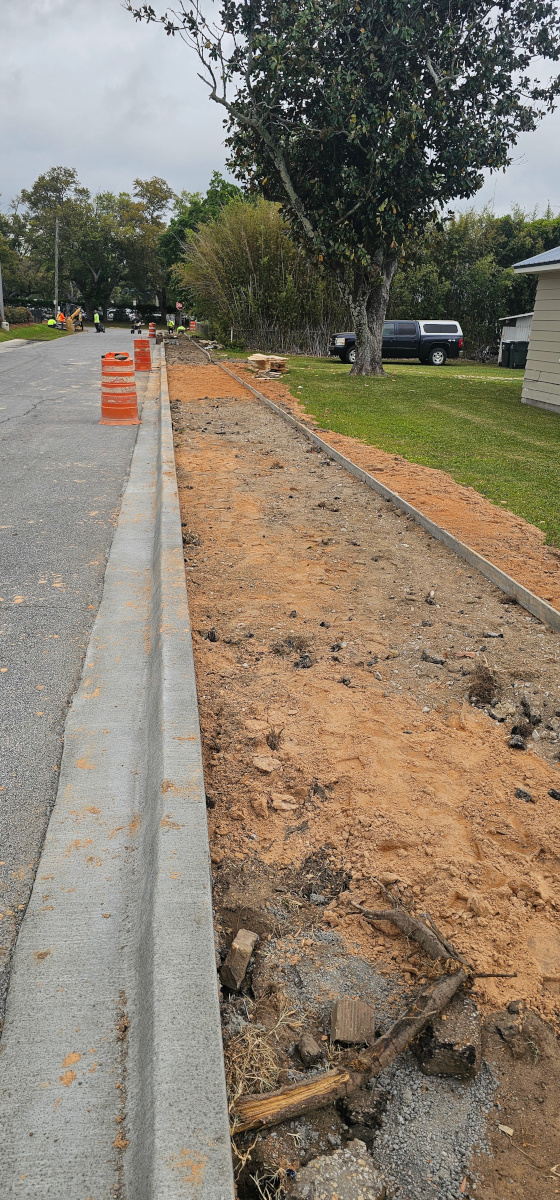 services/concrete/curbing/chavers_construction_curbing_beal_st_p4.jpg